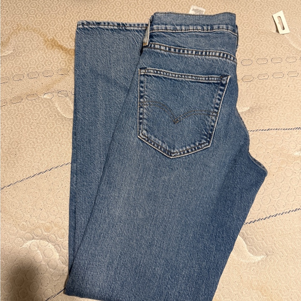 Levi's Men's Medium Blue Straight Jeans